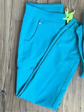 Women’s cactus scrub bottoms